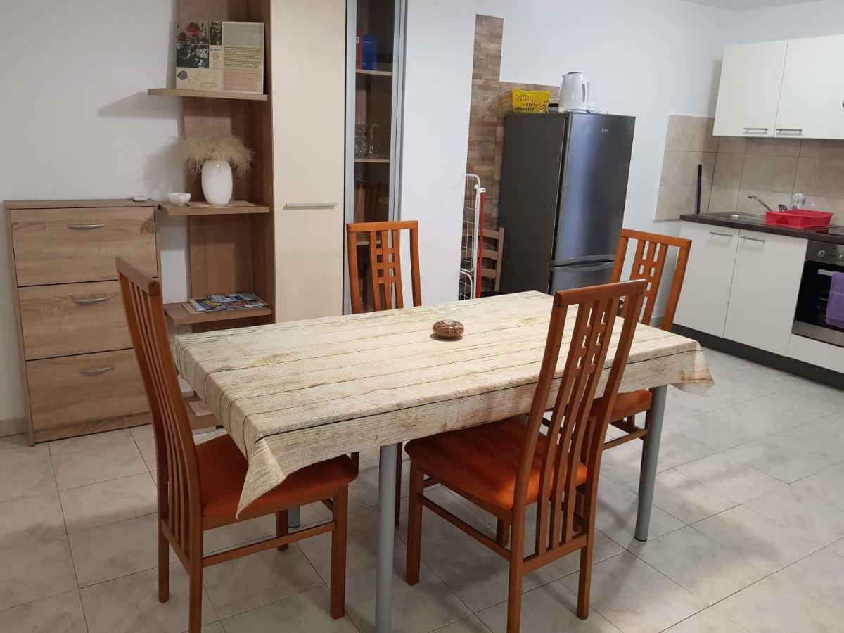 Apartment Natali Брсеч Екстер'єр фото