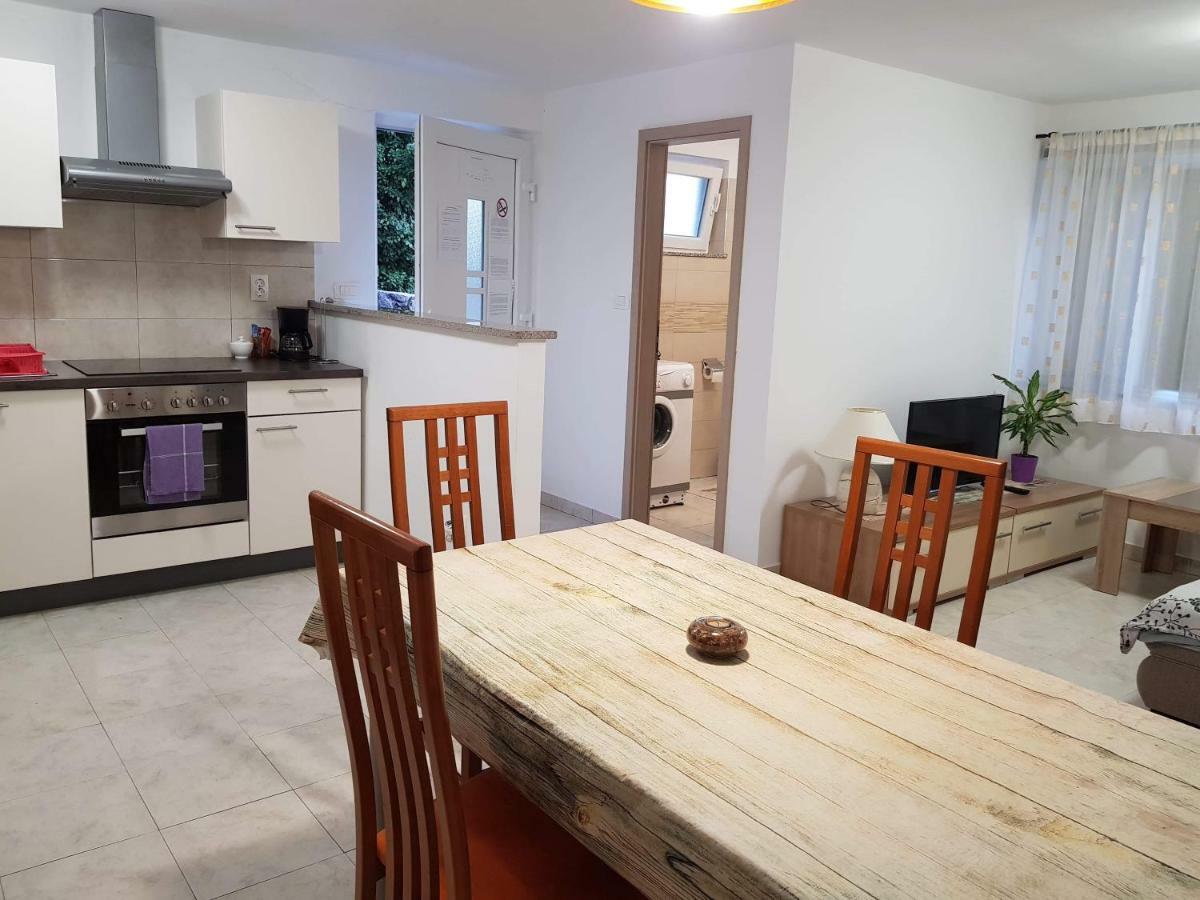 Apartment Natali Брсеч Екстер'єр фото